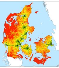 Danske Regioners danmarkskort over rejsetid med kollektiv trafik, til en station med et superlyntog. I de røde områder er rejsetiden på over en time.