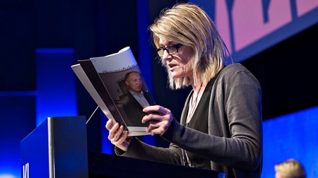 Frederikshavns borgmester Birgit S. Hansen (S) præsenterede et forslag om opbakning til KL's kamp mod minusvækst, som fik bred opbakning fra de delegerede til KL's generalforsamling.