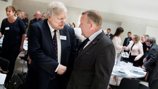 Statsminister Lars Løkke Rasmussen (V) og Ældre Sagens direktør, Bjarne Hastrup, i samtale under et møde i maj på Marienborg. 