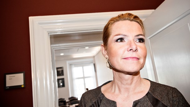 Det er udlændinge- og integrationsminister&nbsp;Inger Støjberg (V), der har ansvaret for, hvad der bliver brugt af udviklingsbistand på flygtninge og migranter, der er i Danmark.