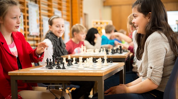 Det skal være sjovt at blive klogere, lyder mottoet på på 266 skoler, hvor 40.000 elever spiller skak i dag.