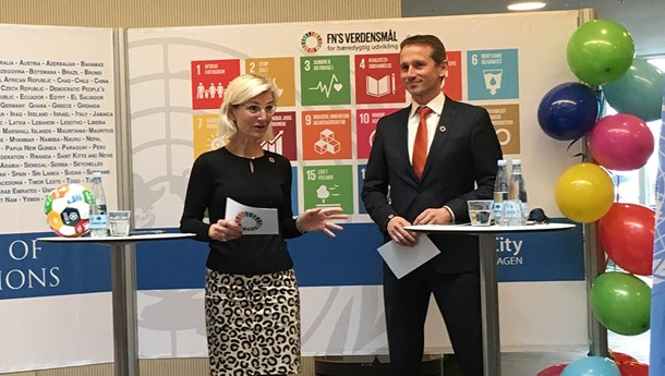 Udviklingsminister Ulla Tørnæs og finansminister Kristian Jensen lancerer regeringens handlingsplan for FN's 17 verdensmål i FN.