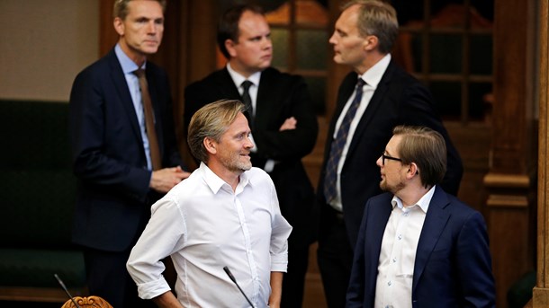 <div>Dansk Folkeparti og Liberal Alliance holder stadig stejlt på hver sit.&nbsp;Men hvor dybt stikker den (politiske) antipati mellem de to partier&nbsp;egentligt?&nbsp;Det ser valgforsker Kenneth Thue nærmere på i sin klumme.</div>