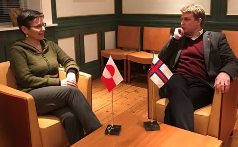 Suka K. Frederiksen og Færøernes lagmand Aksel Johannesen.