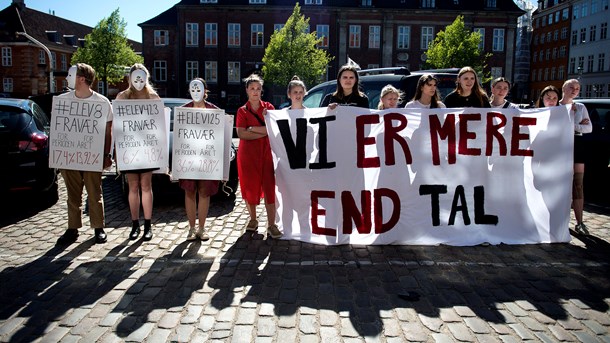 "Vi er mere end tal," lyder det på de københavnske gymnasieelevers banner. Og nu ser det ud til, at et af gymnasiets væsentligste tal – nemlig 1,08-bonusordningen – snart kan være fortid. 