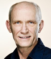 Folketingets direktør, Carsten U. Larsen, kommer med denne måneds boganbefalinger. 