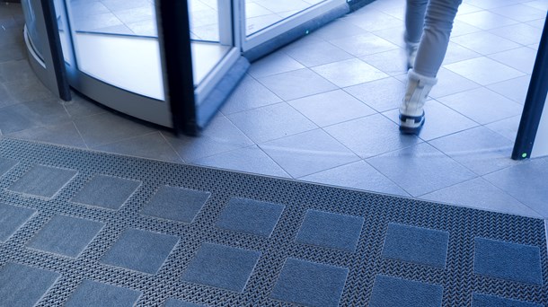 Årsagen til den store udskiftning af topchefer i kommuner kan skyldes blandt andet borgmesterskifte, hårdere arbejdsvilkår og dårlig rekrutteringspolitik, skriver to professorer og en lektor fra Aarhus Universitet og Syddansk Universitet.
