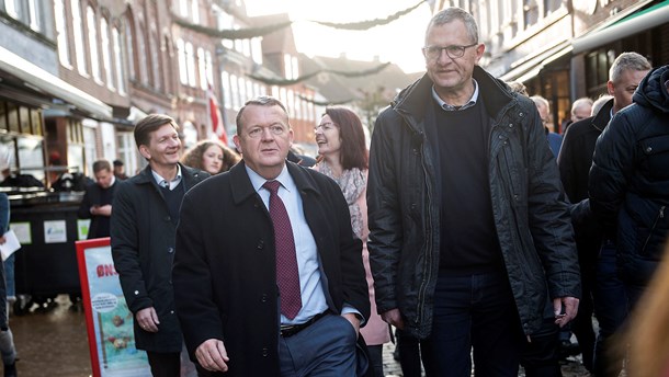 Statsminister Lars Løkke Rasmussen besøgte i 2017 Tønder, hvor han gik en tur rundt i byens gader med borgmester Henrik Frandsen ved sin side. Borgmesteren råber nu politikere an for at få hjælp fra&nbsp;Christiansborg.