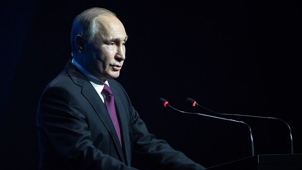 På det arktiske topmøde kan Putin vende højpolitiske emner på et tidspunkt, hvor samtalen i EU er fastfrossen, skriver Martin Breum. 