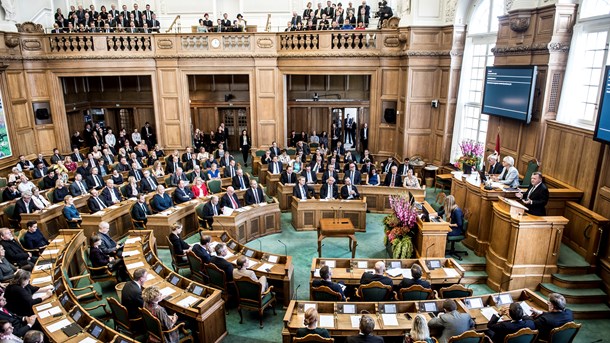 Folkemødet Debatterer: Skal Danmark Have En Grøn Grundlov? - Altinget ...