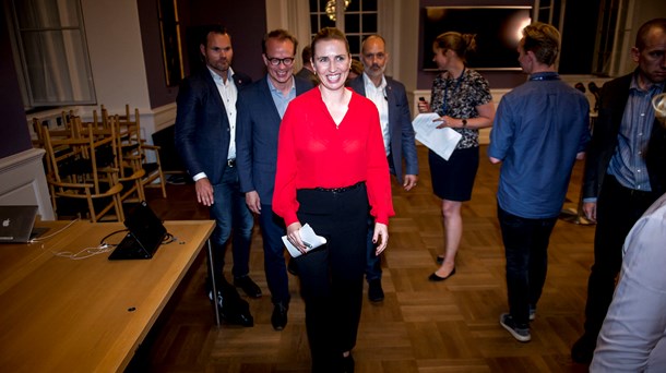 Mette Frederiksen (S) forventes at gå til dronningen og blive statsminister onsdag, men regner med først at præsentere sin regering torsdag.&nbsp;