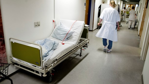 Man bør overveje at lave et totalt ansættelsesstop for læger og sygeplejersker på store sygehuse, skriver Vagn Bach. (Foto: Morten Stricker/Ritzau Scanpix)<br>