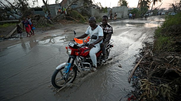Meget tyder på, at styrken af cyklonen Idai i Mozambique er direkte relateret til klimaforandringerne. Derfor er det en vigtig dagsorden for de fattigste lande, skriver Mattias Söderberg.