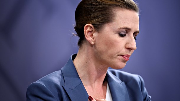 Mette Frederiksen har ved flere pressemøder sagt, at hvert eneste coronarelaterede dødsfald er en tragedie. Deltagerne i dagens podcast er ikke helt enige. 