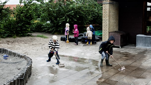 Vi glæder os til, at praksisfællesskabernes og den faglige ledelse igen får magten tilbage i daginstitutioner, skriver DLO's formand. 