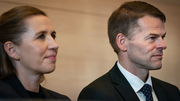 Danmarks statsminister Mette Frederiksen (t.v.) og Færøernes lagmand Barður á Steig Nielsen.