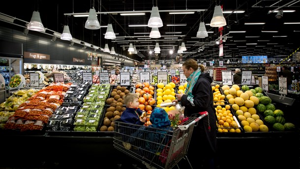 Danmark står overfor at skulle implementere EU-direktivet om urimelig handelspraksis i relationer mellem virksomheder i landbrugs- og fødevareforsyningskæden. Der er uenighed om, hvordan det skal foregå. 