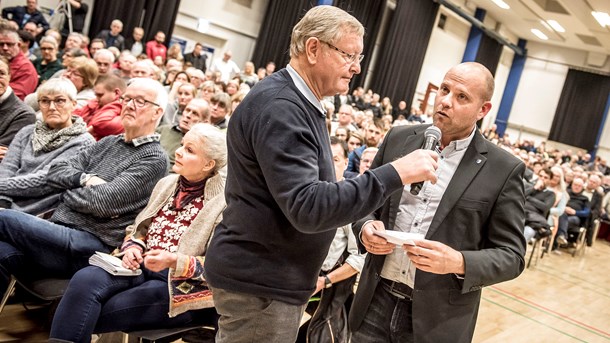Vordingborgs socialdemokratiske borgmester Mikael Smed (<i>til højre</i>) er blevet stillet en stor udligningsgevinst i sigte, men må i første omgang nøjes med ikke så lidt mindre.