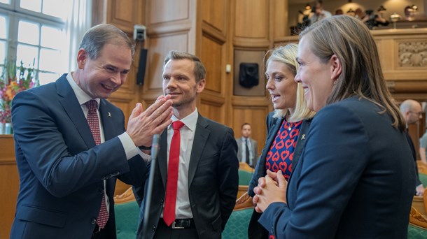 Dagens Overblik Kommission Skal Få Flere I Arbejde Uden Gulerod Og Pisk Altinget Alt Om 