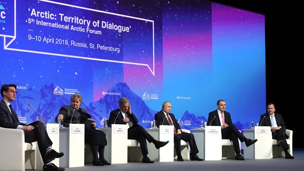 Arktisk Forum i Sankt Petersborg i 2019 med deltagelse af ledere fra fem arktiske lande:&nbsp;Sverige, Island, Rusland, Finland og Norge.