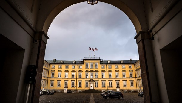 Hærens officersskole har hjemme på Frederiksberg Slot, som Bjarne Laustsen for nylig foreslog at sælge for at samle officersskolerne på Fyn.&nbsp;