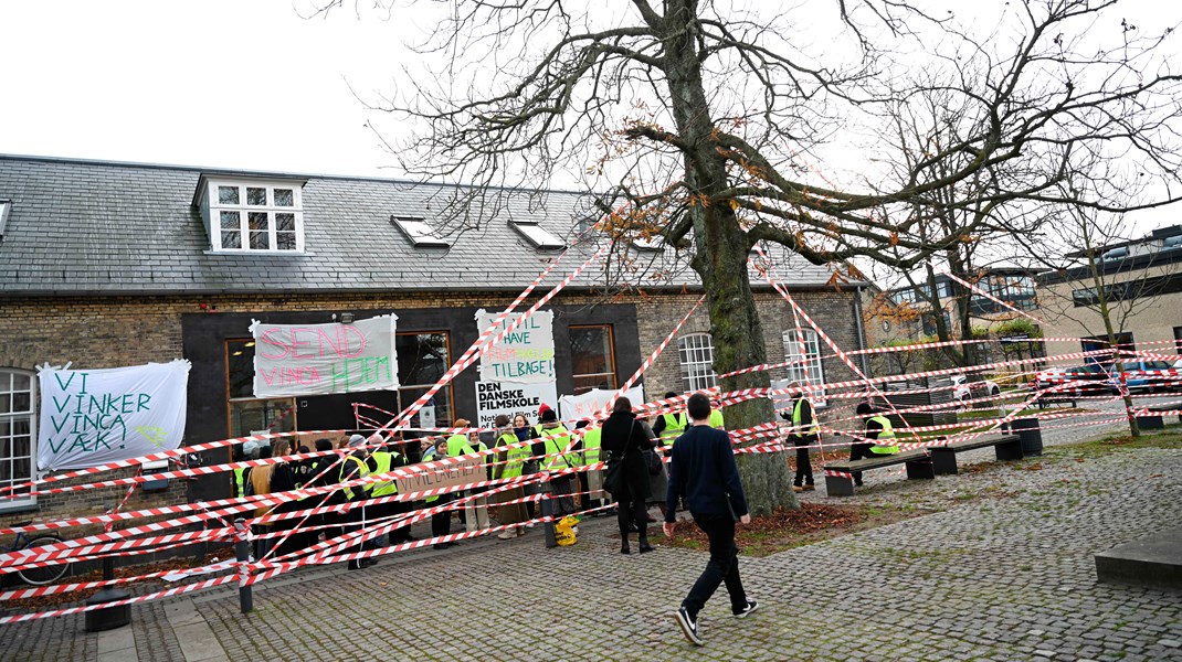 I 2019 blokerede elever på Den Danske Filmskole indgangen til skolen og krævede den daværende rektors afgang.