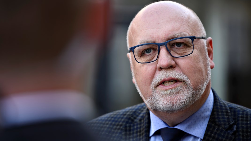 Regeringen og dens røde venner endte med i december
2020 at indgå en bilaftale, der skulle sikre 775.000 grønne biler i 2030. I
Venstre er vi imidlertid mere ambitiøse, end de selvudnævnte klimaforkæmpere i
rød blok, skriver Kristian Pihl Lorentzen.