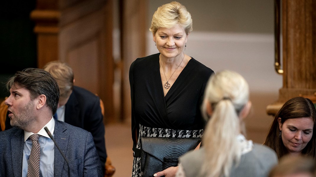 Eva Kjer Hansen (V) har været folketingsmedlem siden 1990. Hun er fra Aabenraa, men har gennem alle årene været opstillet som kandidat i Kolding.