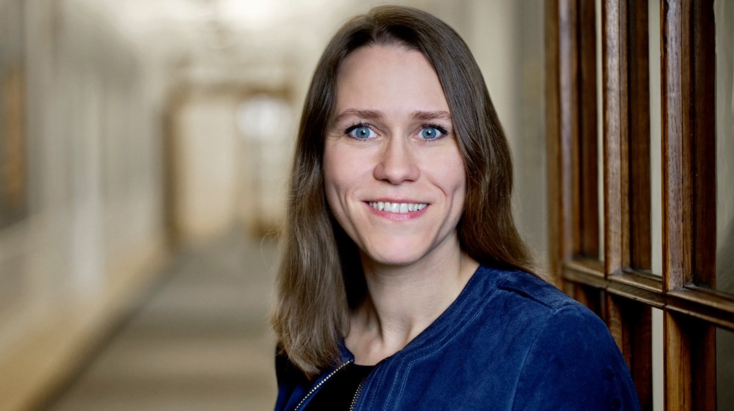 N r Barbara Bertelsen Blinker I En Smiley Er Det Ikke For Sjov Altinget N r Barbara Bertelsen Blinker I En Smiley Er Det Ikke For Sjov Altinget