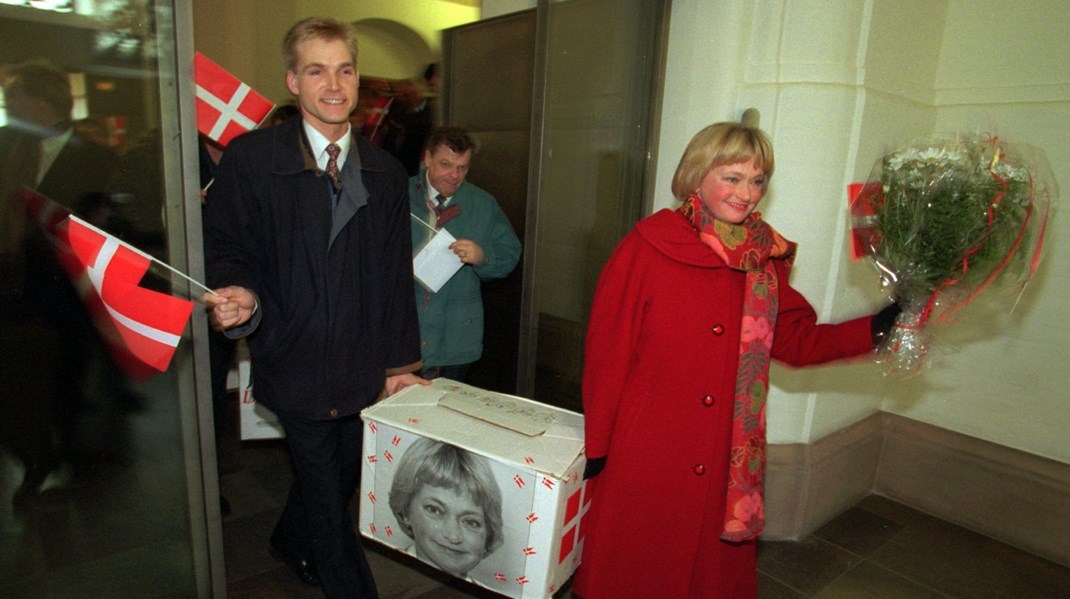 Lykkeligere tider i 1996, da partiet havde fået de fornødne 20.000 vælgererklæringer i Pia K.-kisten.