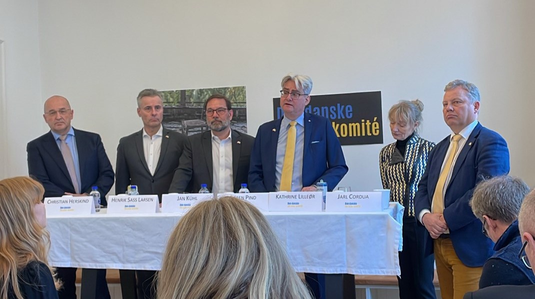 Den danske Ukraine-komité afholder pressemøde, hvor en række af medlemmerne er til stede. Fra venstre: Christian Herskind, Henrik Sass Larsen, Jan Johan Kühl, Søren Pind, Kathrine Lilleør og Jarl Cordua.