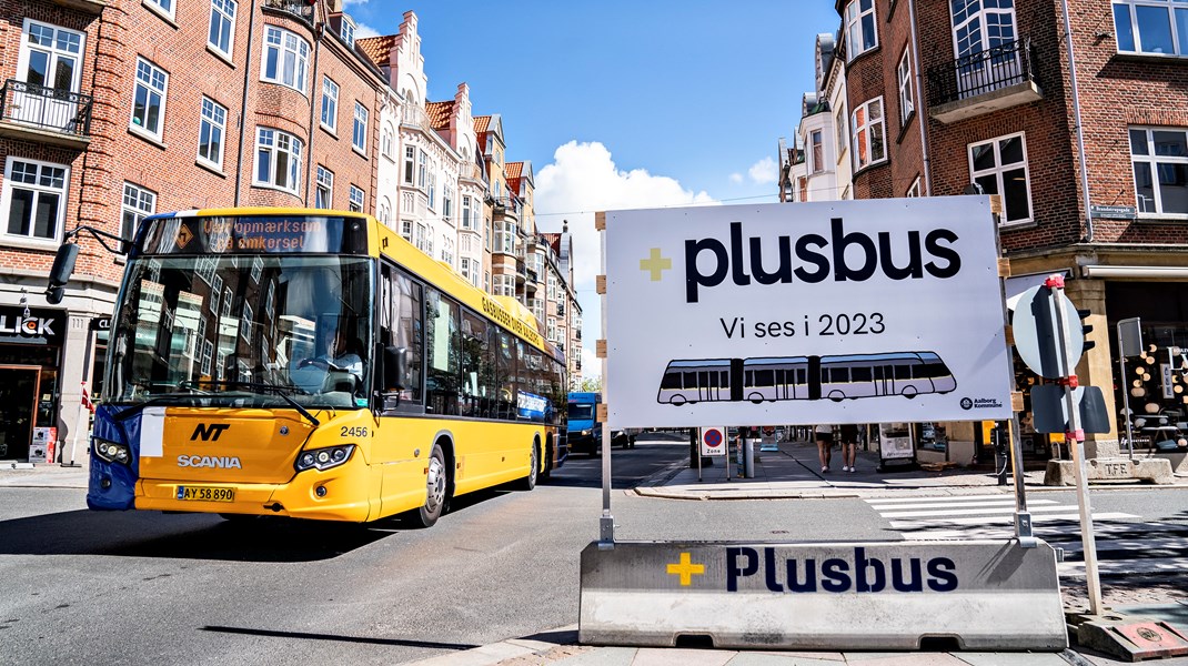Man kan ikke&nbsp;forvente, at en
busløsning reelt vil aflaste en vejkorridor for biler. De fleste bilisterne vil
sandsynligvis ikke anse BRT-bussen som andet end det, den grundlæggende er - en
bus, skriver Letbaner.dk (arkivfoto af BRT-bus i Aalborg)
