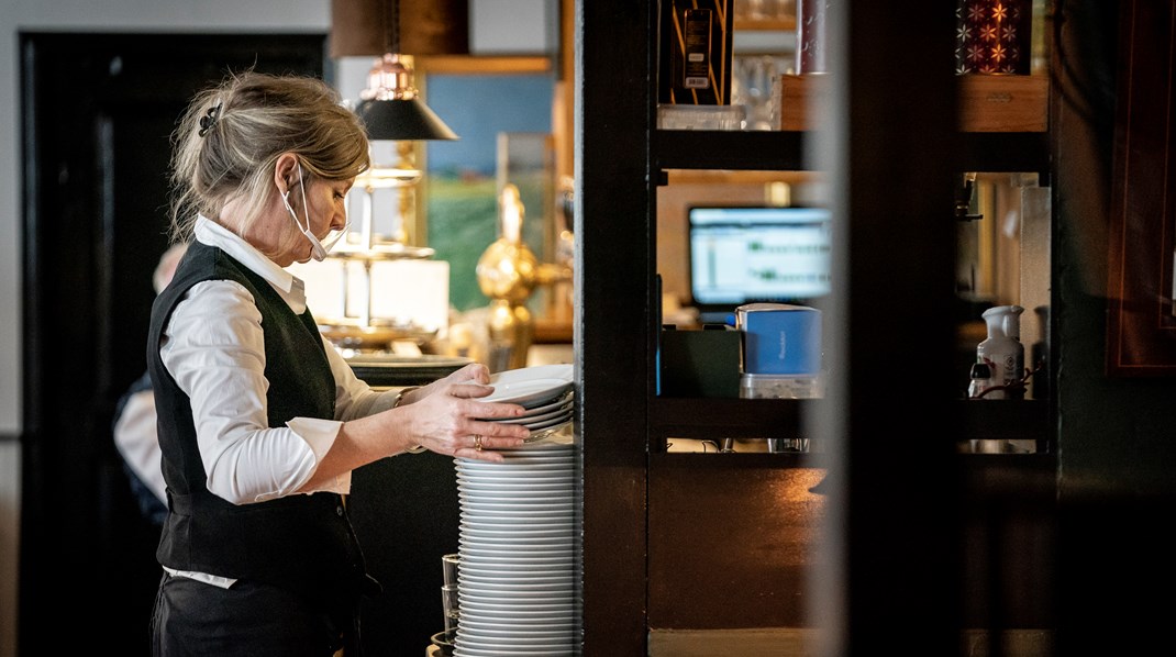 Den amerikanske servicesektor, der i høj grad er centreret om drikkepenge, er et godt eksempel på, hvad det kan betyde, hvis vi ser ind i en fremtid med markant mindre ufaglært eller kortuddannet arbejdskraft, skriver Caroline Howard Grøn. 