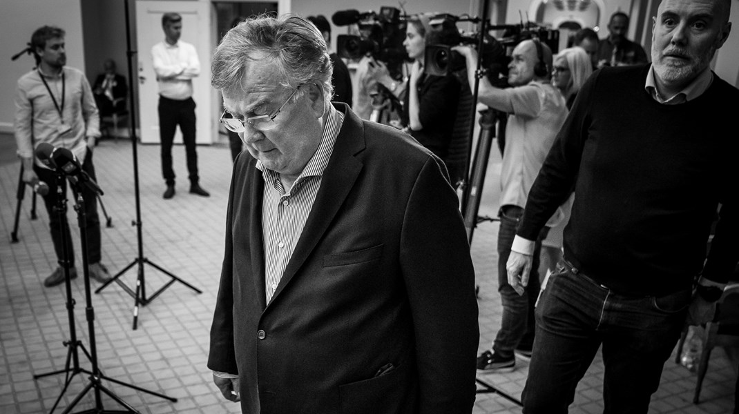 For Claus Hjort Frederiksen er sagen intet mindre end tragisk. Dømmes han, vil det være et punktum på hans CV, som vil overskygge alt andet i et langt politisk liv. En pinlighed uden lige for en mand, der har viet sit liv til politik og til – hvad han selv og hans parti mener har været – selve nationen.