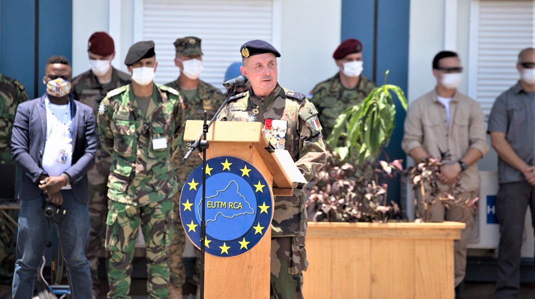 I februar besøgte admiral Hervé Bléjean EU's træningsmission i Den Centralafrikanske Republik.