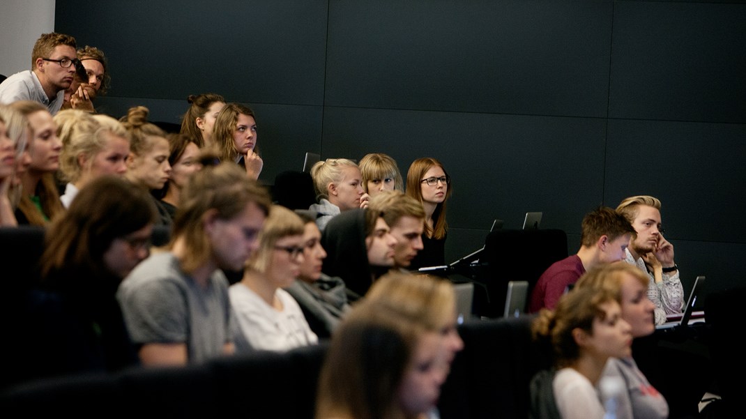 Frem for at være universitetsforberedende, bør fremtidens vejledning indeholde viden og information om alle mulighederne i uddannelsessystemet, skriver Camilla Wang.