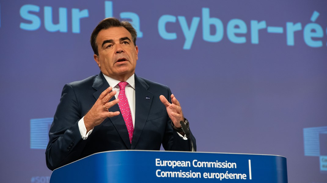 De nye cyberregler lukker et væsentligt juridisk hul i EU, forklarede&nbsp;Margarítis Schinás,&nbsp;næstformand med ansvar for fremme af vores europæiske levevis, på et pressemøde fra EU-Kommissionen torsdag.