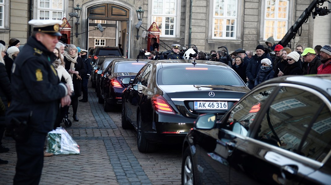 <div>Ministerbiler ankommer til Amalienborg i 2016&nbsp;</div>