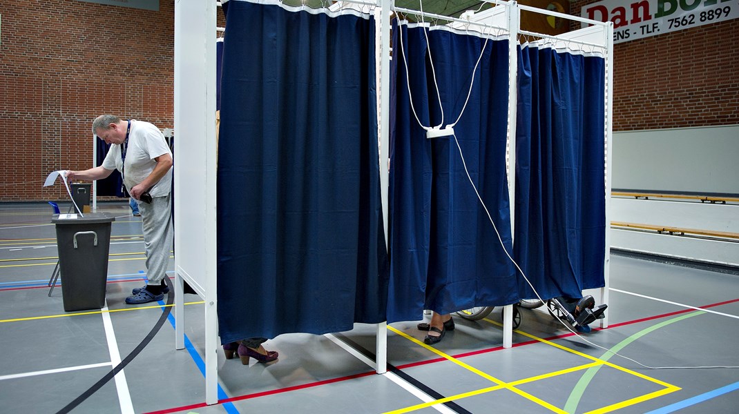 Flere partier erkender, at det er blevet langt sværere at rekruttere frivillige til at hjælpe på demokratiets festdag.<br><br>