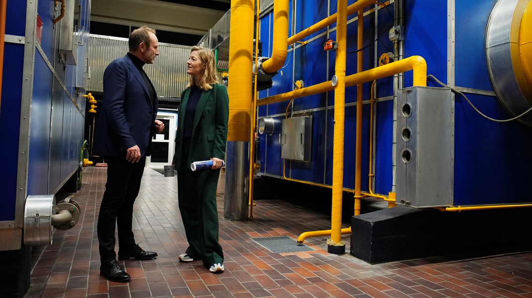 Martin Lidegaard og Sofie Carsten Nielsen startede valgkampens sidste hele uge med at besøge Greve Fjernvarmecentral, hvor de præsenterede et nyt fjernvarmeudspil.