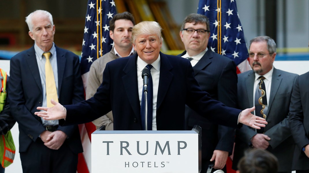 Beskrivelserne i 'Blændværk' om, hvordan Trump lærer at navigere i det politiske miljø af nepotisme og vennetjenester i New York, giver et enestående indblik i, hvordan businessmanden Trump endte som verdens mægtigste mand, anmelder David Trads.