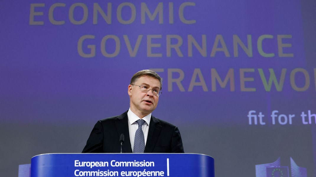 Næstformand i EU-Kommissionen Valdis Dombrovskis har prøvet at finde en model, der hverken kvæler de europæiske økonomier, eller lader gælden løbe løbsk.