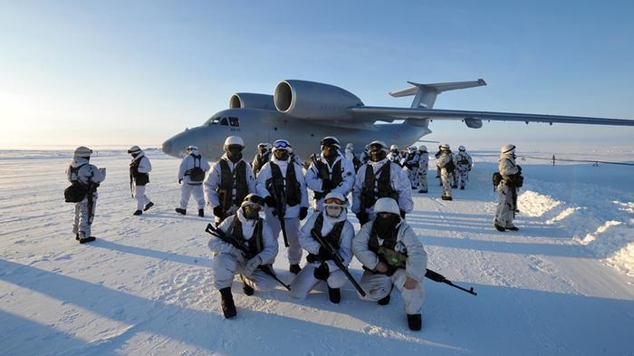 Russiske soldater på øvelse i Arktis