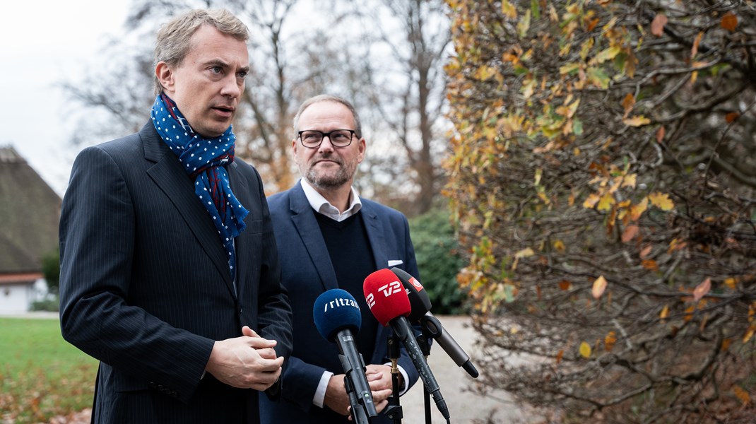 René Christensen blev ikke valgt til Folketinget, men kan stå i kø til formandsposten i DF, vurderer Erik Holstein i dagens Ajour. 