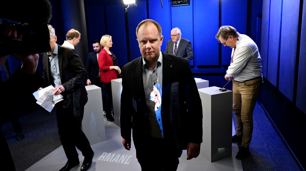 De fire kandidater til formandsposten i Dansk Folkeparti mødtes i januar til debat, og da den var ovre, var Martin Henriksen hurtigt ude af studiet igen. Som bekendt vandt Morten Messerschmidt i sidste ende kampen.