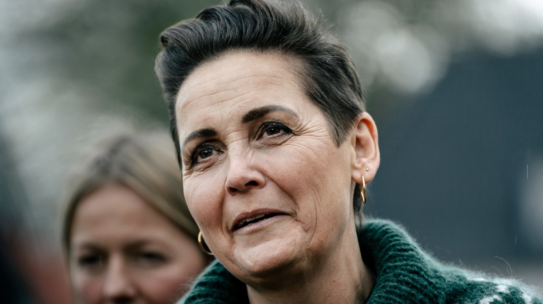 SF-formand, Pia Olsen Dyhr, skal i løbet af ugen tage stilling til, om hun vil føre sit parti ind i et bredt politisk samarbejde med Venstre og Moderaterne.