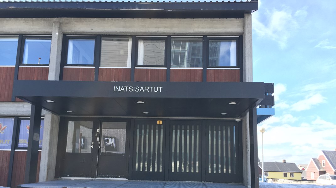 <div>Hver uge stiller medlemmer af Grønlands Landsting spørgsmål til den siddende regering. De mest interessante spørgsmål og de efterfølgende svar kan du læse hver uge på Altingets Arktisportal.</div>