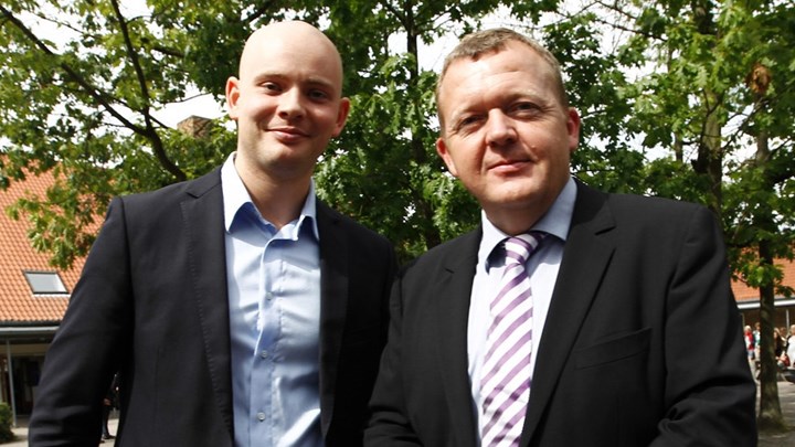 Lars Løkke Rasmussen (th) og Jakob Engel-Schmidt (tv) kender hinanden fra deres fælles tid i Venstre. Engel-Schmidt har været politisk chef for Moderaterne gennem valgkampen og er nu blevet politisk ordfører.