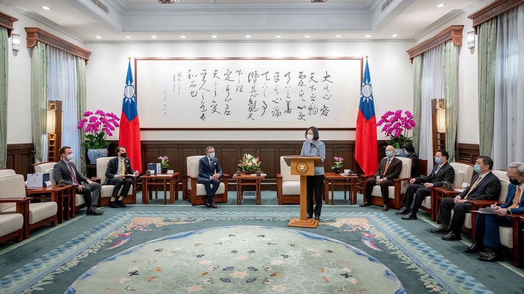 Anders Fogh Rasmussen ankom tirsdag til Taiwan. I løbet af ugen skal han blandt andet besøge landets politiske spidser. Han er den første tidligere generalsekretær i Nato, som besøger Taiwans hovedstad Taipei.&nbsp;