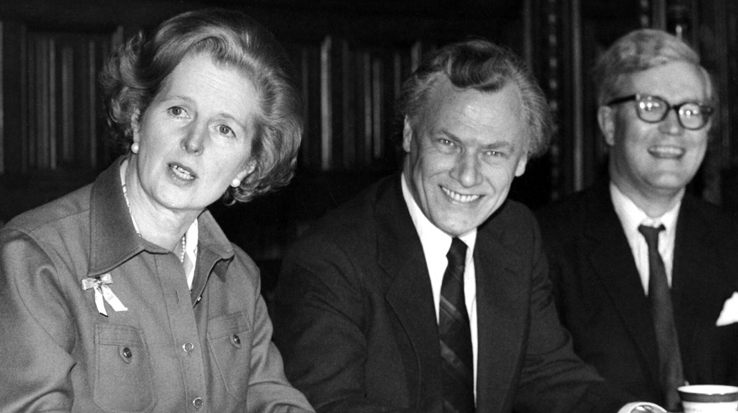 Op til den danske folkeafstemning om Fællesakten i 1986 var statsminister Poul Schlüter i London for at besøge den britiske premierminister, Margaret Thatcher. De to var enige om at modsætte sig tanker om Europas Forenede Stater.&nbsp;